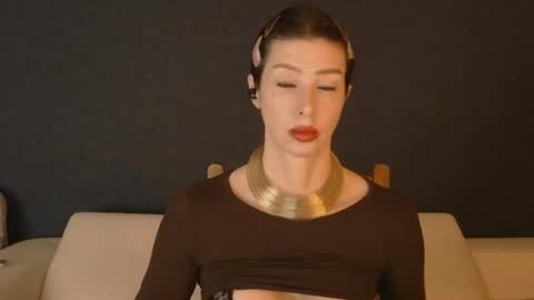 Snapshot of whitequeen888 chatting on 10.04.25 White Queen online show from 10.04.25