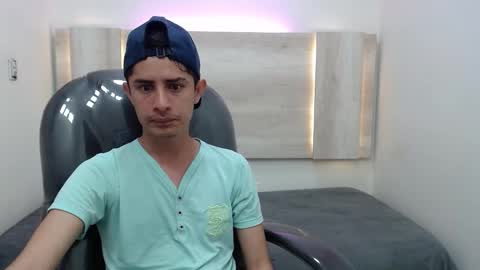 Snapshot of wickedboy_twink chatting on 01.22.25 JAISON online show from 01.22.25