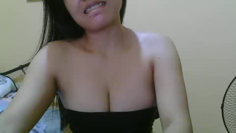 Snapshot of wildcamille chatting on 02.21.25 camille online show from 02.21.25