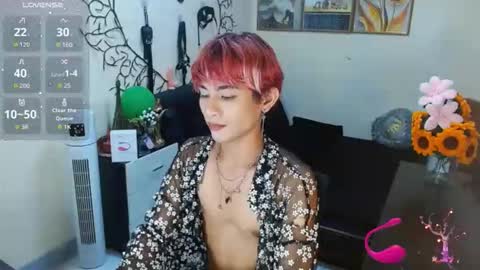 Snapshot of wildesttwinky chatting on 10.13.25 Arvie Rubio online show from 10.13.25
