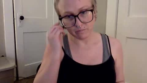 Snapshot of winterpayne chatting on 11.28.25 winterp online show from 11.28.25