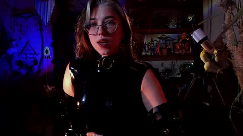 Goddess of two strapons  - Mr. long Don Mr. Pinky online show from 02.04.25