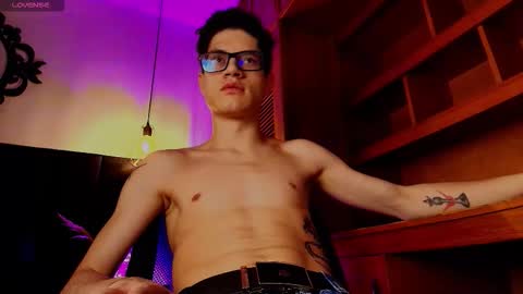  W O L F  online show from 10.29.25