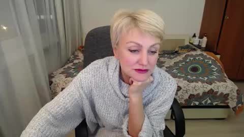 Snapshot of women_pleasures chatting on 02.03.25 women_pleasures online show from 02.03.25