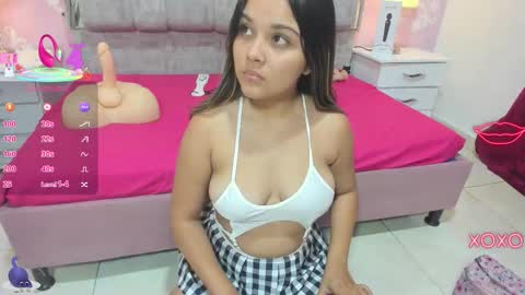 Snapshot of wonderkloe_ chatting on 09.18.25 wonderkloe_ online show from 09.18.25