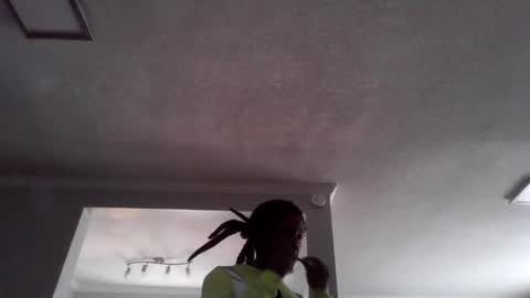 Snapshot of woodpipe69 chatting on 02.01.25 Woodpipe69 online show from 02.01.25