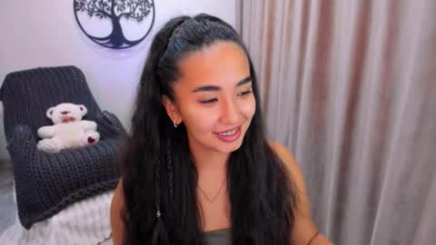 Snapshot of worldofkim chatting on 10.13.25 dudetta Kim online show from 10.13.25