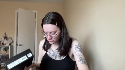 Snapshot of worship_lucina chatting on 12.16.24 Lucina online show from 12.16.24