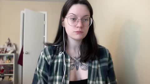 Snapshot of worship_lucina chatting on 01.06.25 Lucina online show from 01.06.25