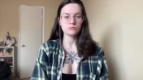 Snapshot of worship_lucina chatting on 01.13.25 Lucina online show from 01.13.25