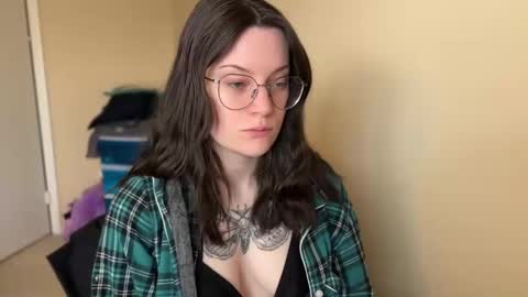 Snapshot of worship_lucina chatting on 02.03.25 Lucina online show from 02.03.25