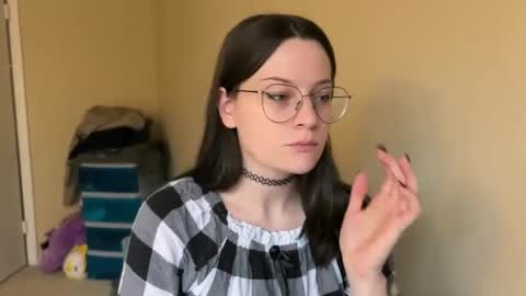 Snapshot of worship_lucina chatting on 02.06.25 Lucina online show from 02.06.25