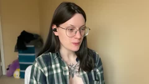 Snapshot of worship_lucina chatting on 02.19.25 Lucina online show from 02.19.25