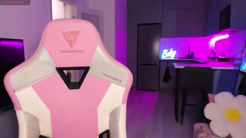 Emi online show from 10.16.25