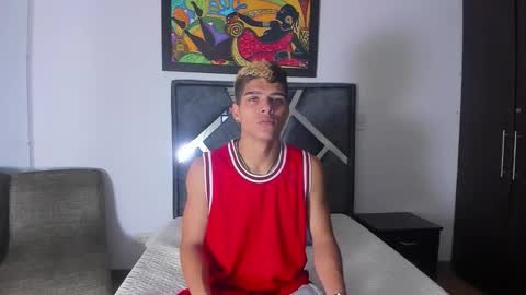 Snapshot of wyatt_2 chatting on 10.07.25 wyatt online show from 10.07.25