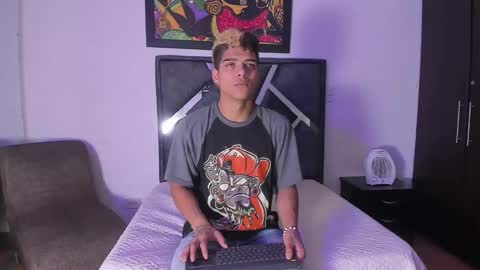 Snapshot of wyatt_2 chatting on 10.09.25 wyatt online show from 10.09.25