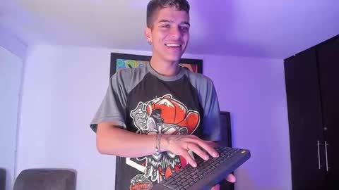 wyatt online show from 11.08.25