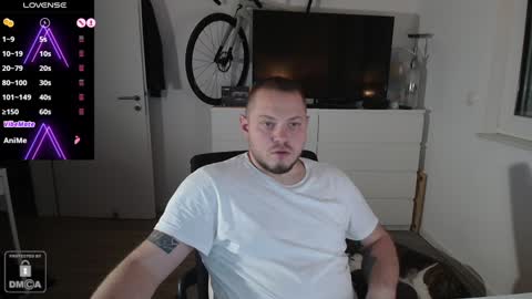 Snapshot of x19marco93x chatting on 12.22.24 x19marco93x online show from 12.22.24