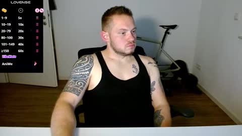 Snapshot of x19marco93x chatting on 11.12.25 x19marco93x online show from 11.12.25