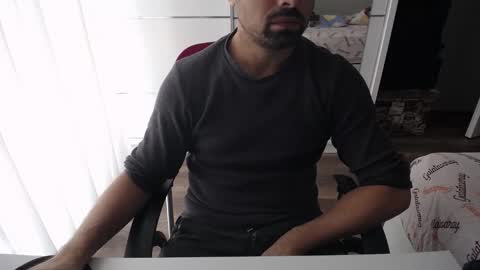 Snapshot of x_____0_____x chatting on 09.09.25 Mr. Lonely online show from 09.09.25