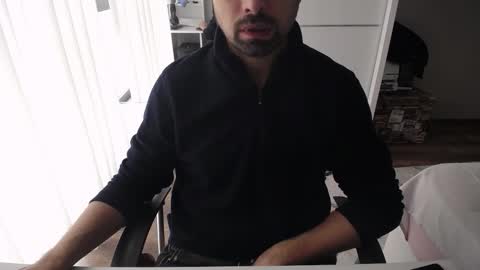 Snapshot of x_____0_____x chatting on 10.14.25 Mr. Lonely online show from 10.14.25