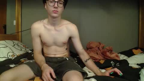 Snapshot of x_files_t chatting on 10.13.25 Philipp and Este online show from 10.13.25