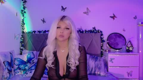 Snapshot of xalexax chatting on 10.18.25 sooo hey im Sperm Mystik from Fuckistan i want you full my all holes bcs i have penis fever online show from 10.18.25