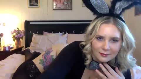 Snapshot of xallycat chatting on 10.30.25 Ally online show from 10.30.25