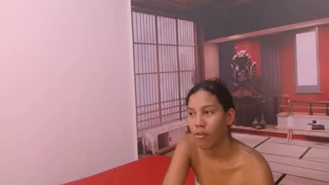 Snapshot of xamaravelour chatting on 11.20.25 xamaravelour online show from 11.20.25