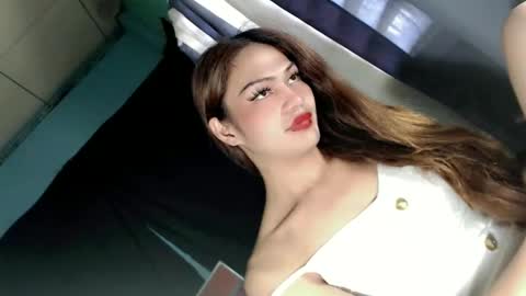 Snapshot of xangel_redx chatting on 12.10.24 ANGEL online show from 12.10.24