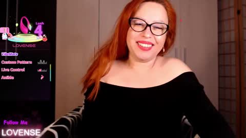 Snapshot of xcleo chatting on 03.02.25 Cleo online show from 03.02.25