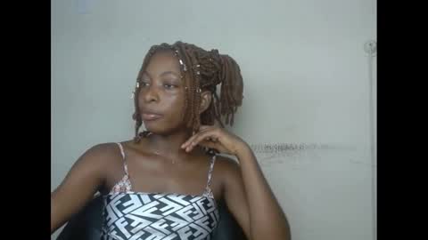 Snapshot of xcreamypussy chatting on 12.24.24 xcreamypussy online show from 12.24.24