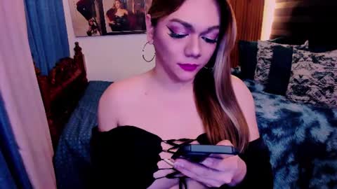 Snapshot of xdirtymistressx chatting on 02.12.25 XDirtymistressX online show from 02.12.25
