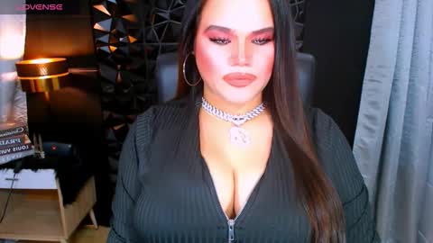 Snapshot of xhugeharleyselfsuckerx chatting on 10.18.25 xHUGECOCKTILLCUMX online show from 10.18.25
