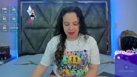 Snapshot of ximenarusso chatting on 02.07.25 online show from 02.07.25