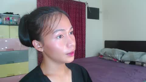 Snapshot of xlovely_destinyx chatting on 02.11.25 Alice online show from 02.11.25