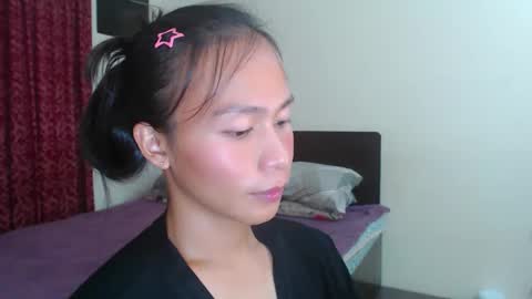 Snapshot of xlovely_destinyx chatting on 02.23.25 Alice online show from 02.23.25