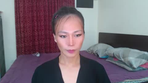 Snapshot of xlovely_destinyx chatting on 03.04.25 Alice online show from 03.04.25