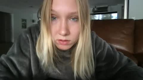 xmckennalynn online show from 11.17.25
