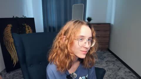 Snapshot of xo_lil_dream chatting on 09.18.25 Kylie online show from 09.18.25