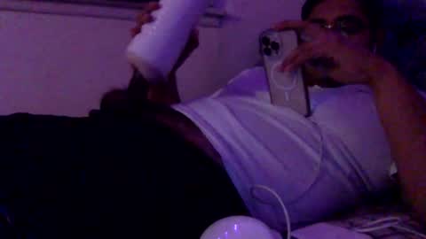 Snapshot of xob3n chatting on 02.14.25 Alejandro FullMoon online show from 02.14.25