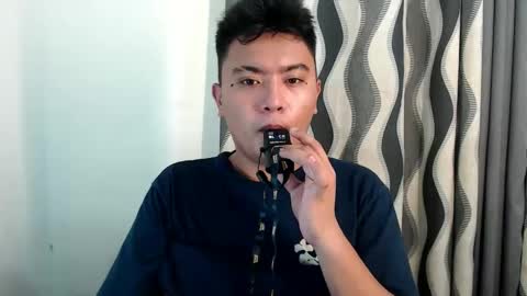 Snapshot of xxhotloyd_cummerx chatting on 12.23.24 Loyd online show from 12.23.24