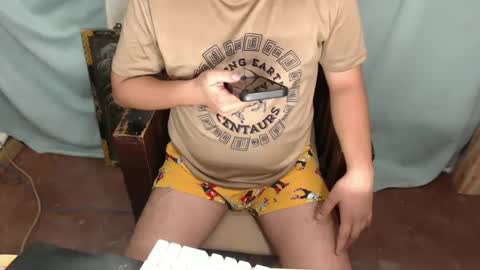 Snapshot of xxhotloyd_cummerx chatting on 01.04.25 Loyd online show from 01.04.25