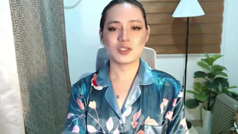 Snapshot of xxjulielovesyouxx chatting on 03.08.25 July online show from 03.08.25