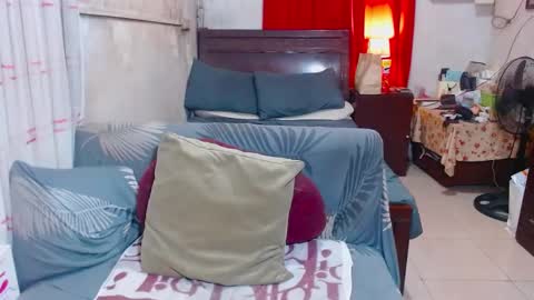 Snapshot of xxmiranda_greyxx chatting on 12.25.24 sexyyanna4u online show from 12.25.24