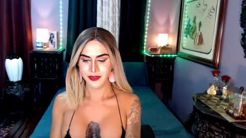 urperfection kelly online show from 01.12.25