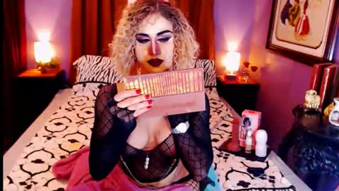 urperfection kelly online show from 02.04.25