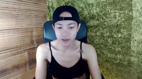 Snapshot of xxskinny_alonzoxx chatting on 03.08.25 Ali online show from 03.08.25
