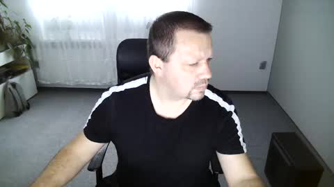 Snapshot of xxstrikerxx chatting on 12.09.24 Eddi online show from 12.09.24