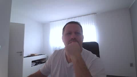 Snapshot of xxstrikerxx chatting on 12.18.24 Eddi online show from 12.18.24